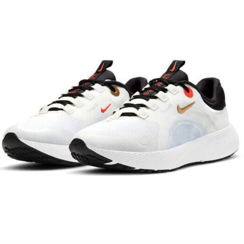 Nike Running Escape Run White and Gold - Womens Shoes